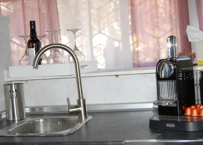 Jardines& Parking Daire *